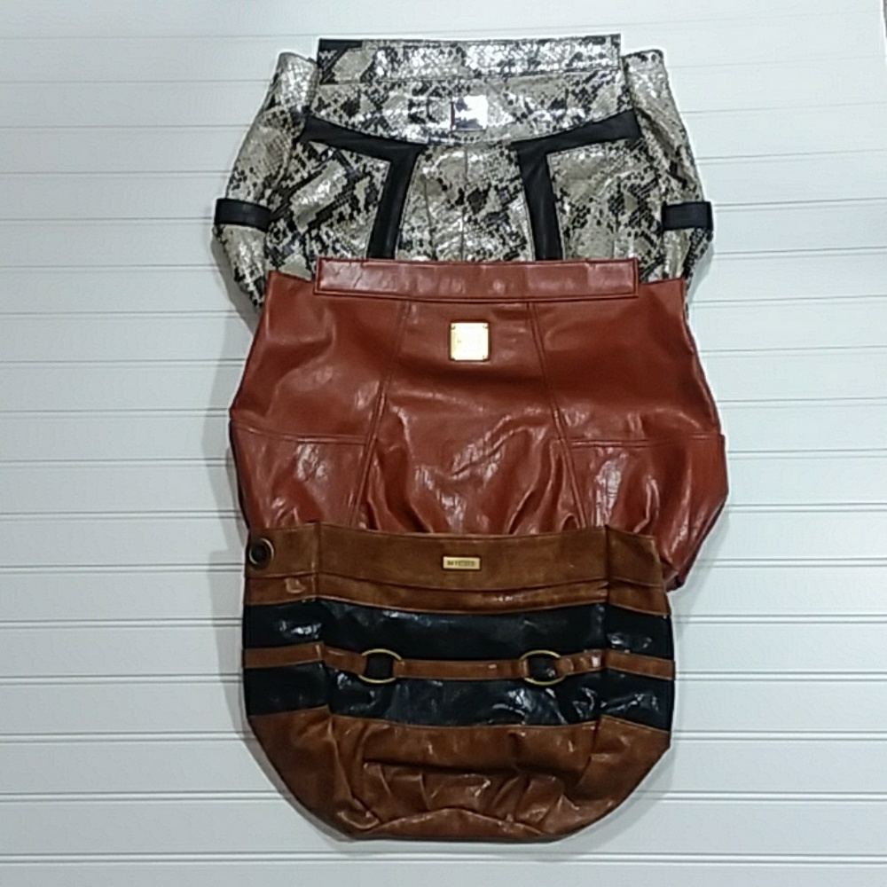 THREE MICHE SHELLS